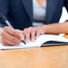 Image woman filling out form