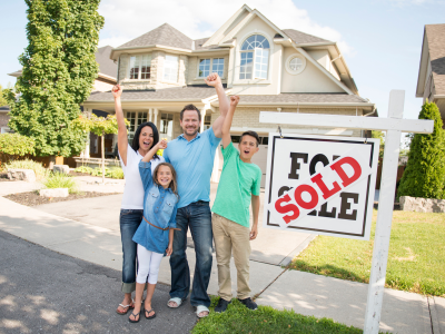 house-family-sold sign