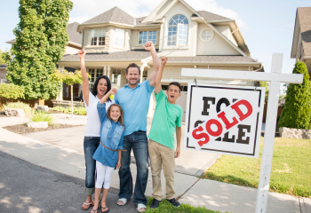 house-family-sold sign